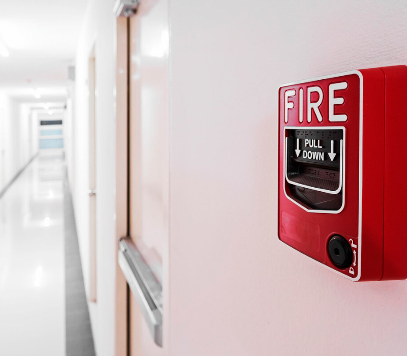 Наша компания осуществляет проектирование и монтаж всех видов пожарной сигнализации: